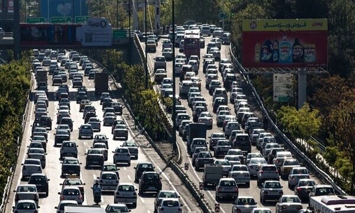 وضعیت ترافیک معابر و بزرگراه های شهر تهران / ترافیک سنگین در این معابر گزارش شد