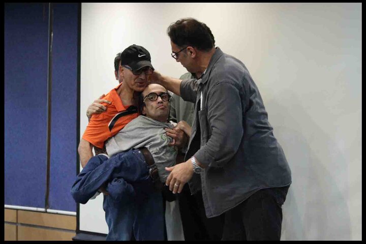وفادارترین تماشاگران تئاتر تجلیل شدند؛ طرح نکاتی درباره تبلیغات تئاتر وفادارترین تماشاگران تئاتر تجلیل شدند؛ طرح نکاتی درباره تبلیغات تئاتر