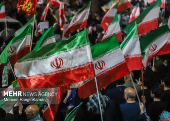 وقتی همه پای کار وطن هستند؛ کدام خوانندگان در میدان خواندند؟ وقتی همه پای کار وطن هستند؛ کدام خوانندگان در میدان خواندند؟