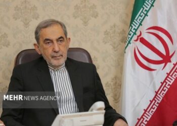 ولایتی: ملوانان آمریکا ابزار نمایش برای پیروزی ترامپ در انتخاب هستند