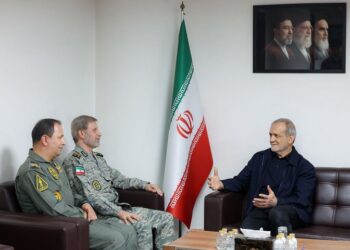 پزشکیان: ارتش با آمادگی عملیاتی بالا اقتدار کشور را به نمایش گذاشت پزشکیان: ارتش با آمادگی عملیاتی بالا اقتدار کشور را به نمایش گذاشت