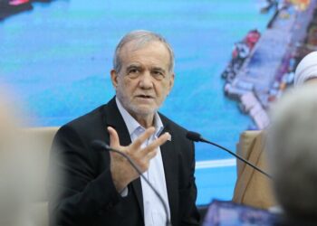 پزشکیان خواستار مقابله قاطع با برداشت‌های غیرمجاز از منابع آبی شد