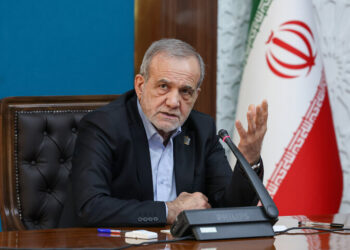 پزشکیان: وحدت کشورهای اسلامی عامل کاهش مداخله‌های فرامنطقه‌ای است