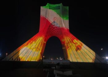 پیام پویش جان ایران بر برج آزادی
