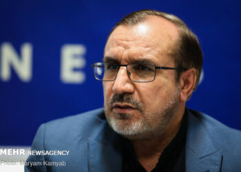 گرانی خودرو قابل توجیه نیست؛ باید با سوداگران و محتکران برخورد شود