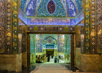 آغاز پویش ملی هدیه یک کاشی از حرم امام حسین(ع) به رهبر شهید
