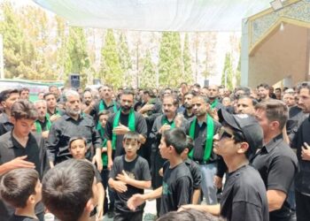 اجتماع بزرگ سوگواران تاسوعای حسینی در حرم شهدای گمنام بهاباد