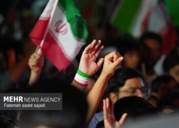 از تماشای اولین نماهنگ انتقام ایران تا قدردانی از رزمندگان پای لانچرها