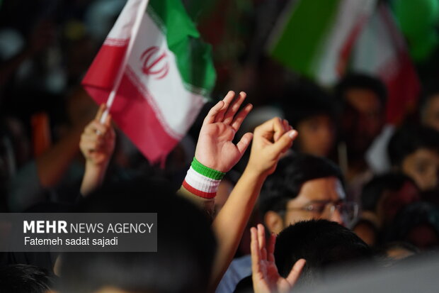 از تماشای اولین نماهنگ انتقام ایران تا قدردانی از رزمندگان پای لانچرها از تماشای اولین نماهنگ انتقام ایران تا قدردانی از رزمندگان پای لانچرها