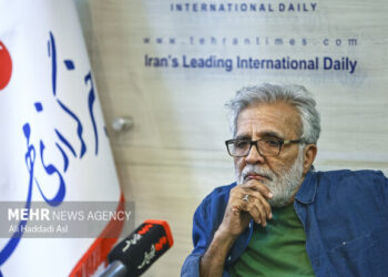 افخمی درباره حضور غیرایرانیان در مراسم تشییع رهبر مستند می‌سازد
