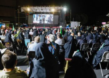   اکران سیار «قمار باز» در میادین شهری