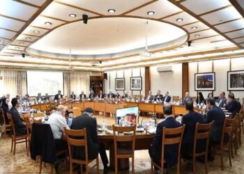 بررسی راهکارهای مدیریت دوران پساجنگ و حل کلان‌ مسائل کشور