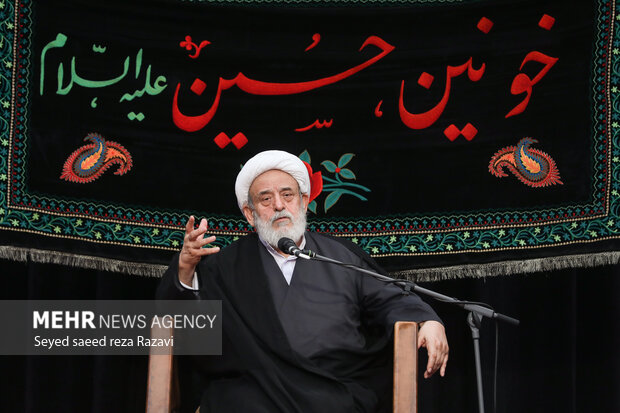 بشارت امام صادق (ع) به پیرمرد ۱۰۰ ساله؛ کلید رستگاری در دنیا و آخرت
