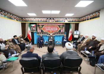بقائی با امام جمعه و علمای همدان دیدار کرد
