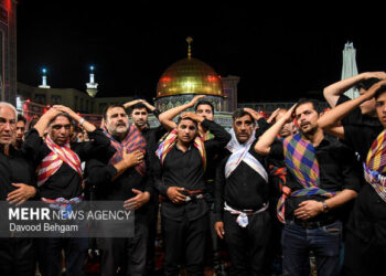 تجمع شبانه عزاداران حسینی در کردکوی برگزار شد