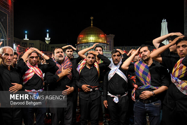 تجمع شبانه عزاداران حسینی در کردکوی برگزار شد تجمع شبانه عزاداران حسینی در کردکوی برگزار شد