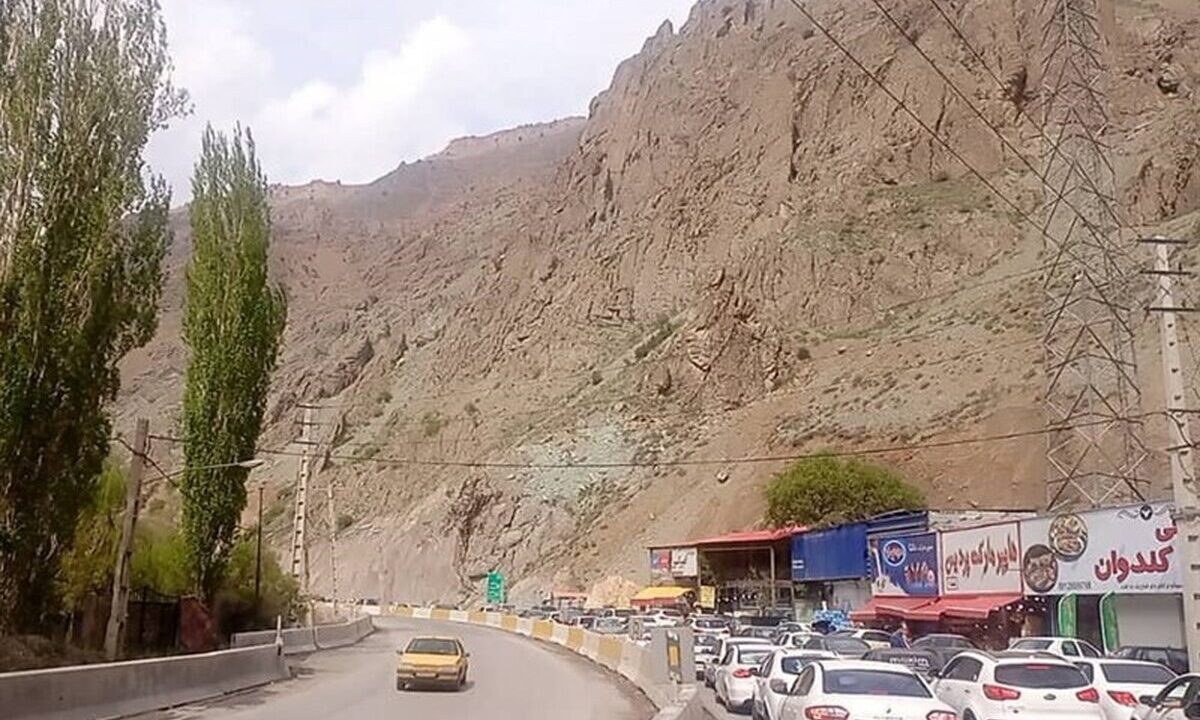 ترافیک سنگین در محورهای شمالی کشور/ جاده چالوس و آزادراه تهران–شمال قفل شد