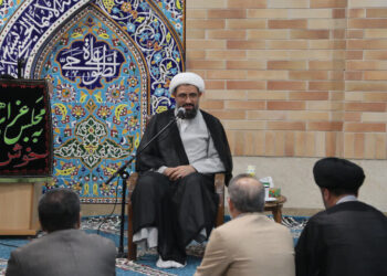 جامعه اسلامی باید بر مدار برادری و تبعیت از ولایت شکل بگیرد