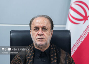 حاجی‌بابایی: تنگه هرمز و غنی‌سازی اورانیوم حق مسلم ملت ایران است