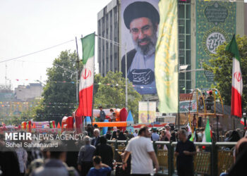 حضور تهرانی‌ها در جشن«بیعت در امتداد بعثت»/تجدیدعهد دیدنی مردم با غدیر