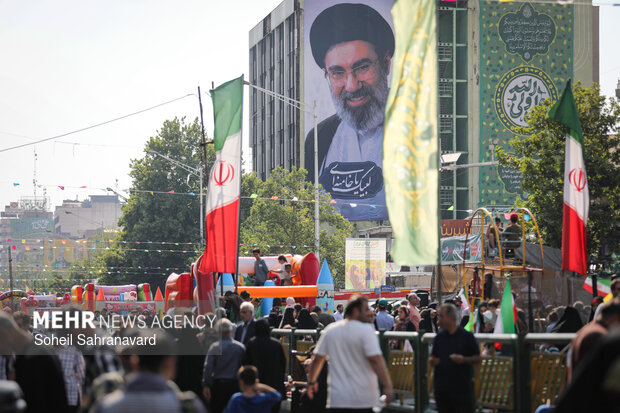 حضور تهرانی‌ها در جشن«بیعت در امتداد بعثت»/تجدیدعهد دیدنی مردم با غدیر