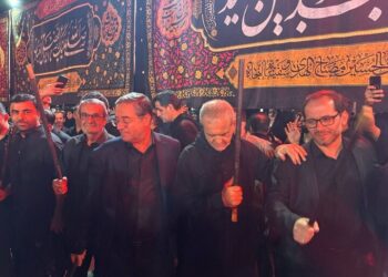حضور پزشکیان در مراسم شام غریبان حضرت اباعبدالله الحسین (ع) در ارومیه