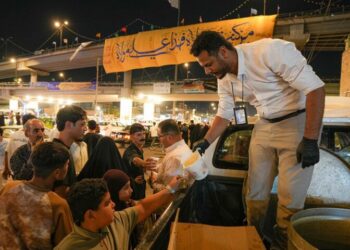 خدمت‌رسانی موکب ها به زائران عید غدیر در نجف اشرف