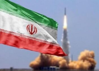 دست روی ماشه همان دست مذاکره‌کننده و پرچم‌دار خیابان است