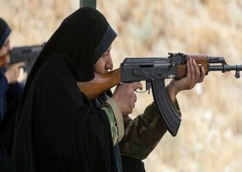 دوره آموزشی کار با اسلحه برای دانشگاهیان خوارزمی