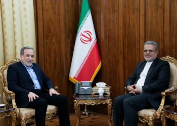 دیدار سفیر جمهوری اسلامی ایران در ونزوئلا با وزیر امور خارجه