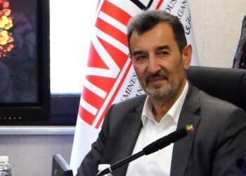 زنگ خطر برای صنعت فولاد/ قطعی برق تولید را تحت فشار گذاشت