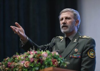 سرلشکر حاتمی: هرگونه خطای دشمن با خشم انباشته ملت ایران مواجه می‌شود