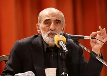 شریعتمداری : قُمپز درکردن‌های ترامپ، به راه رفتن پنگوئن‌ها شبیه است