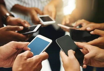 شما نظر بدهید / آیا استیضاح وزیر ارتباطات به دلیل بازگشایی اینترنت منطقی است؟