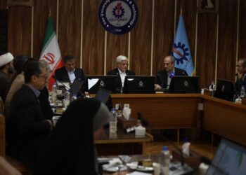 عارف: باید به بازگرداندن اساتید مهاجرت کرده بیاندیشیم