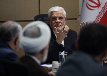 عارف: پیروزی ایران مرهون رهبری هوشمندانه آیت‌الله مجتبی خامنه‌ای است