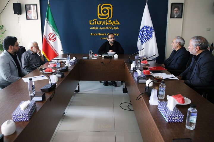 عاشورا در منظومه فکری امام(ره)؛ از احیای اسلام تاالگوی مبارزه و مقاومت عاشورا در منظومه فکری امام(ره)؛ از احیای اسلام تاالگوی مبارزه و مقاومت