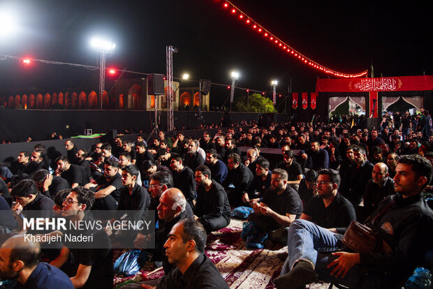 عزاداری مردم اصفهان در سوگ شهادت امام حسین علیه السلام