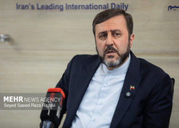 غریب آبادی: ایران، پیروز نبرد یک‌ساله با متجاوزان است