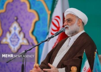 فرحزاد: راز ماندگاری حضرت عباس(ع) در تسلیم و وفاداری مطلق به ولایت است