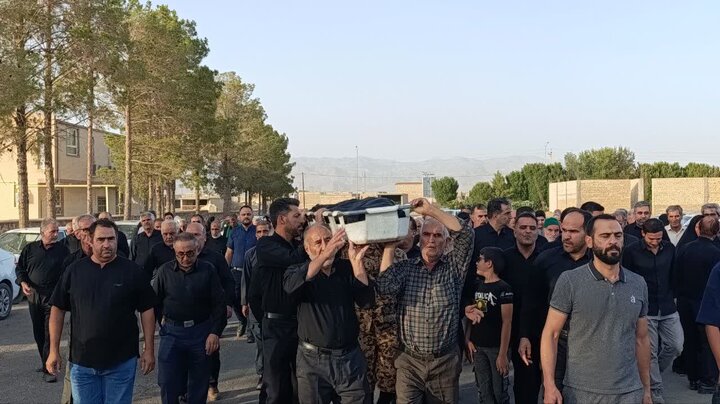 مادر سردار شهید رفیعیان بهابادی به فرزند شهیدش پیوست