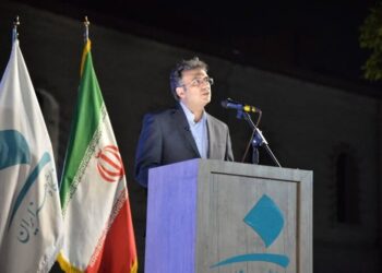 مراسم تودیع و معارفه رئیس دانشگاه هنر برگزار شد مراسم تودیع و معارفه رئیس دانشگاه هنر برگزار شد