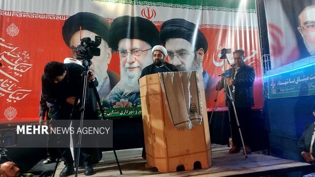 ملت ایران با ایستادگی پای ولایت، توطئه دشمنان را خنثی کرد