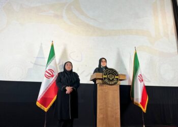 مهاجرانی: دولت علاقه‌مند به افزایش مبلغ کالابرگ است