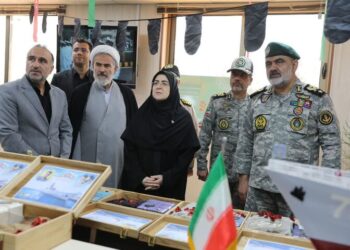 مهاجرانی: نیروی دریایی نقش برجسته‌ای در حفظ امنیت کشور ایفا کرد