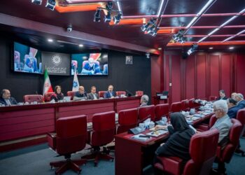 هشدار اتاق تهران به سیاستگذاران؛ بلاتکلیفی اقتصادی سمی است هشدار اتاق تهران به سیاستگذاران؛ بلاتکلیفی اقتصادی سمی است