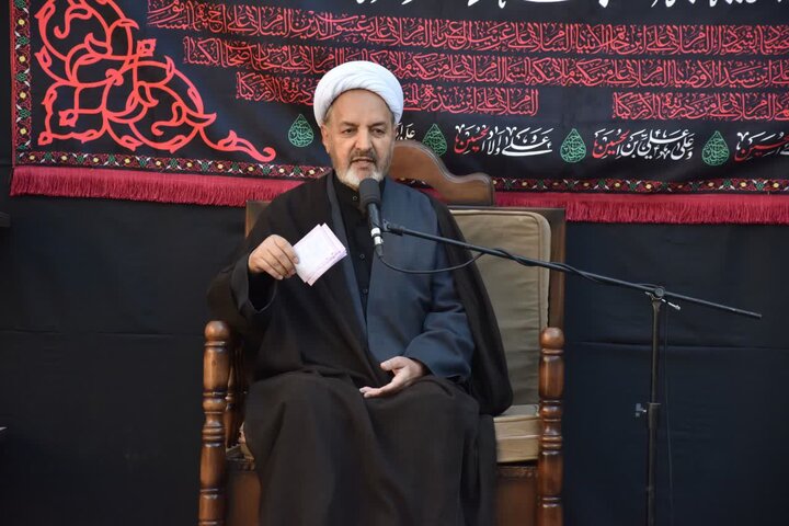 «وحدت» مهم‌ترین مسئله جامعه؛ حضور در مسیر امام حسین(ع) آگاهانه باشد