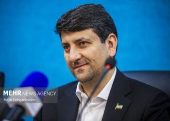 وزارت ارتباطات نحوه بازگشت مبالغ کاربران اینترنت پرو را بررسی میکند وزارت ارتباطات نحوه بازگشت مبالغ کاربران اینترنت پرو را بررسی میکند