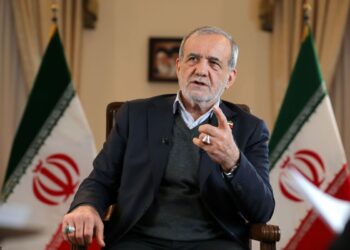 پاسخ تند پزشکیان به تهدید بمباران زیرساخت‌های ایران
