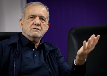 پزشکیان: توسعه صنایع آب‌بر در مناطق دچار تنش آبی ممنوع است